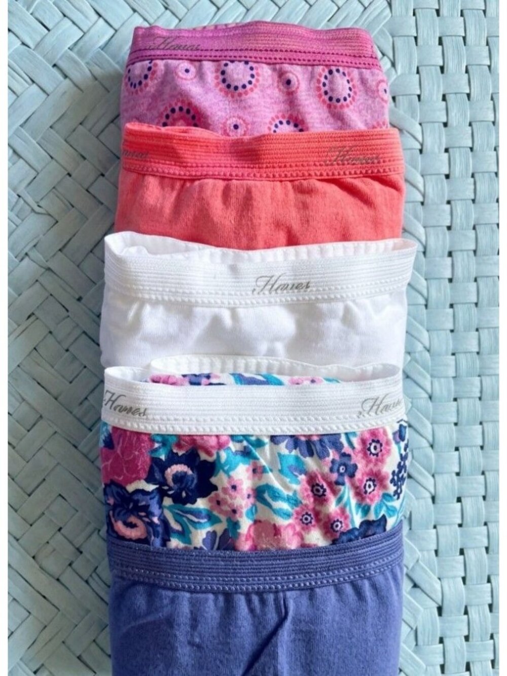 Hanes Women's Tagless Set of 5 Cotton Briefs 9/2XL